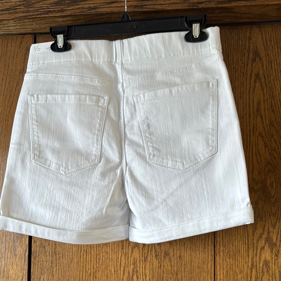 Liverpool Women's White Shorts - Picture 4 of 5